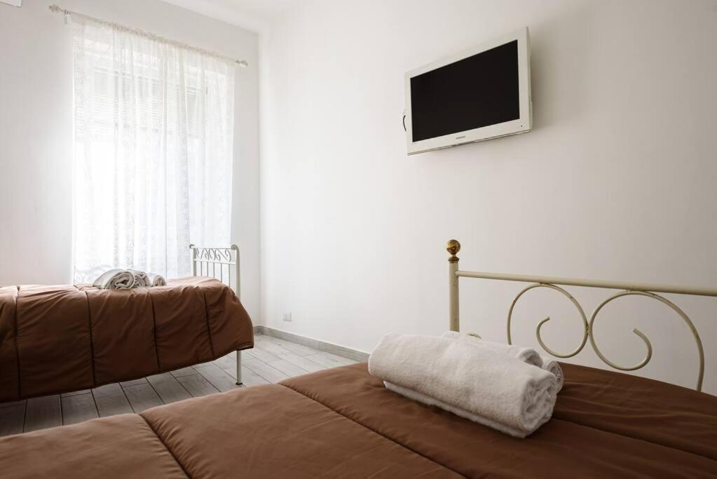 A Due Passi Da Toledo Apartamento Nápoles Exterior foto