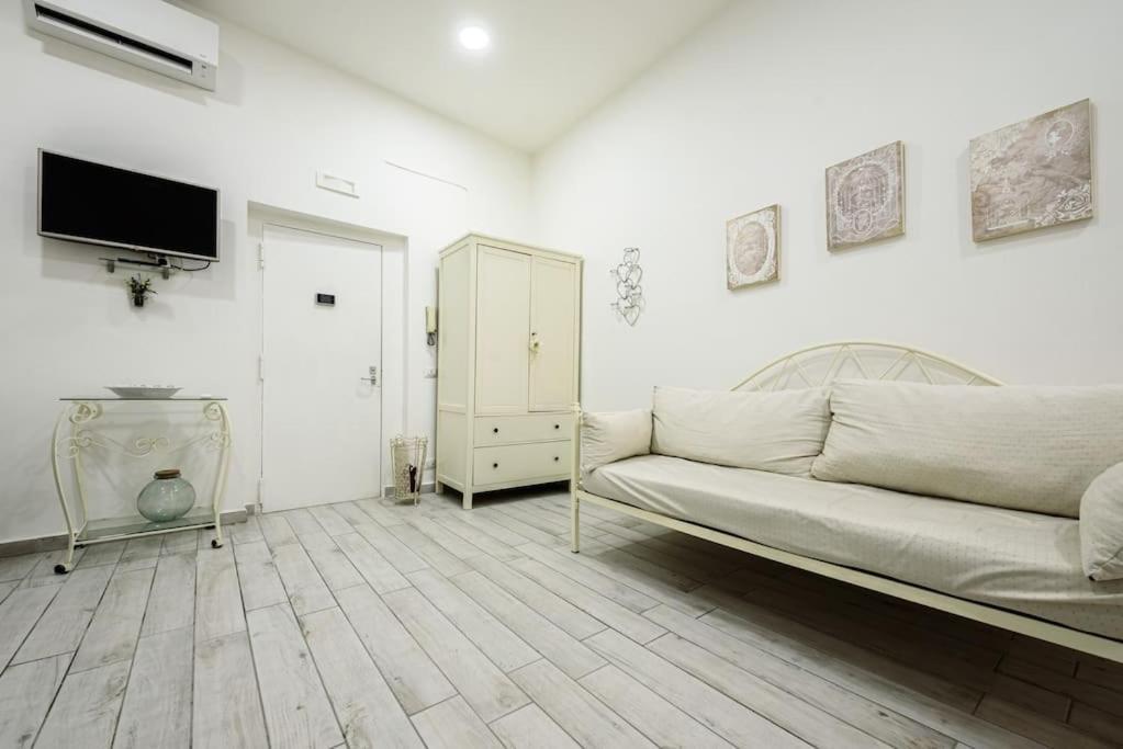 A Due Passi Da Toledo Apartamento Nápoles Exterior foto